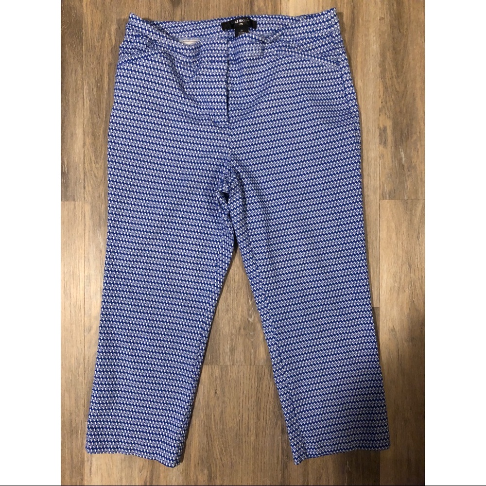 89th & Madison blue and white Capri